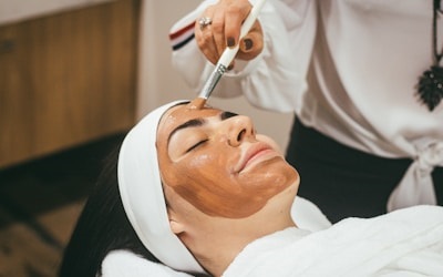 Facial & Cleanup